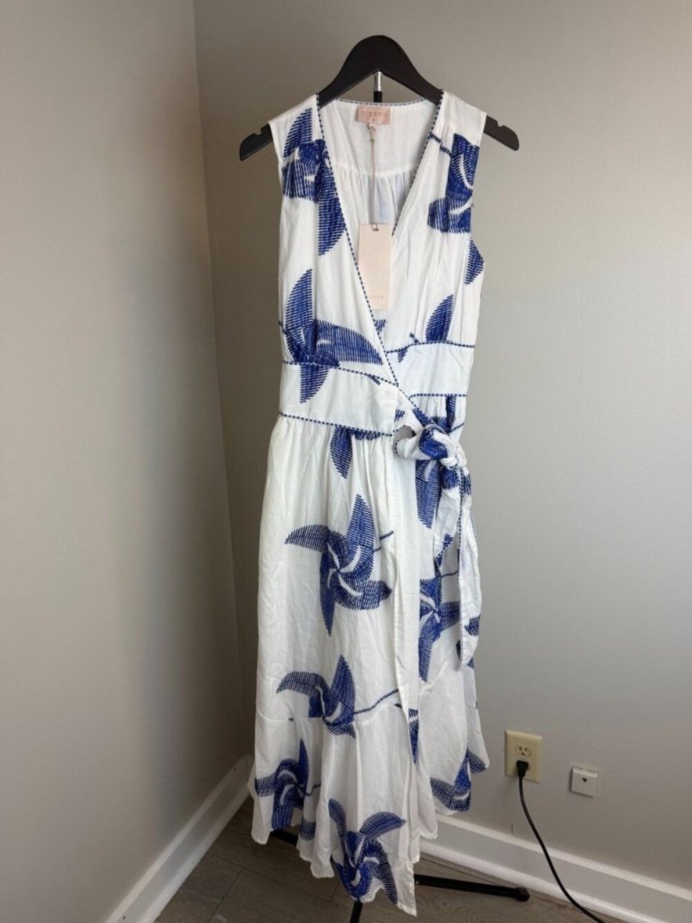 NWT CIEBON Kaiden Embroidered Tie Belt Maxi Wrap Dress Size Small - Picture 3 of 11